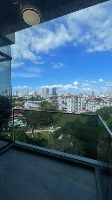 Beacon Suites With Infinity Pool At Georgetown By Wl Exterior foto